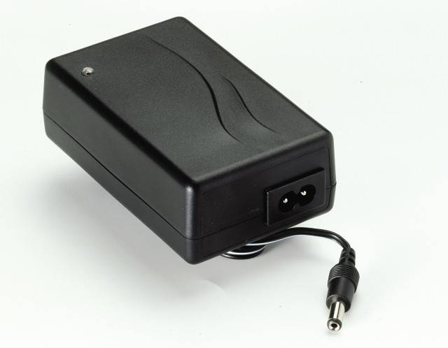 Lader for 10,8V Li-ion/Lipo 3 celler 7A Mascot 3240 LI