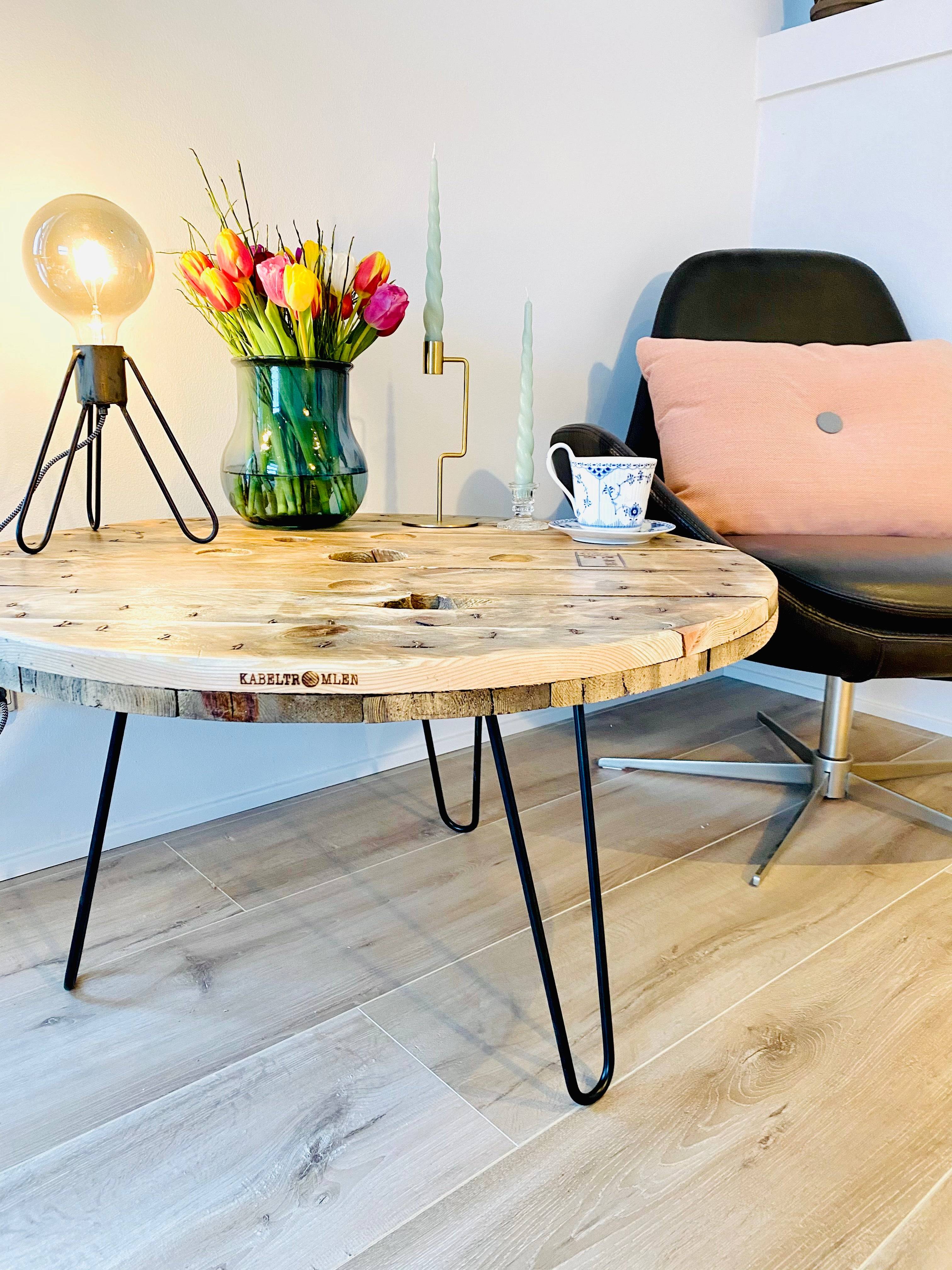 Sofabord af Kabeltromle | Stråleben | Ø95-100 / Lakeret / 49 cm.