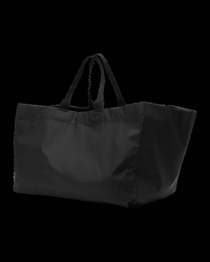 db Surf Essential Tote 80L - Black Out.