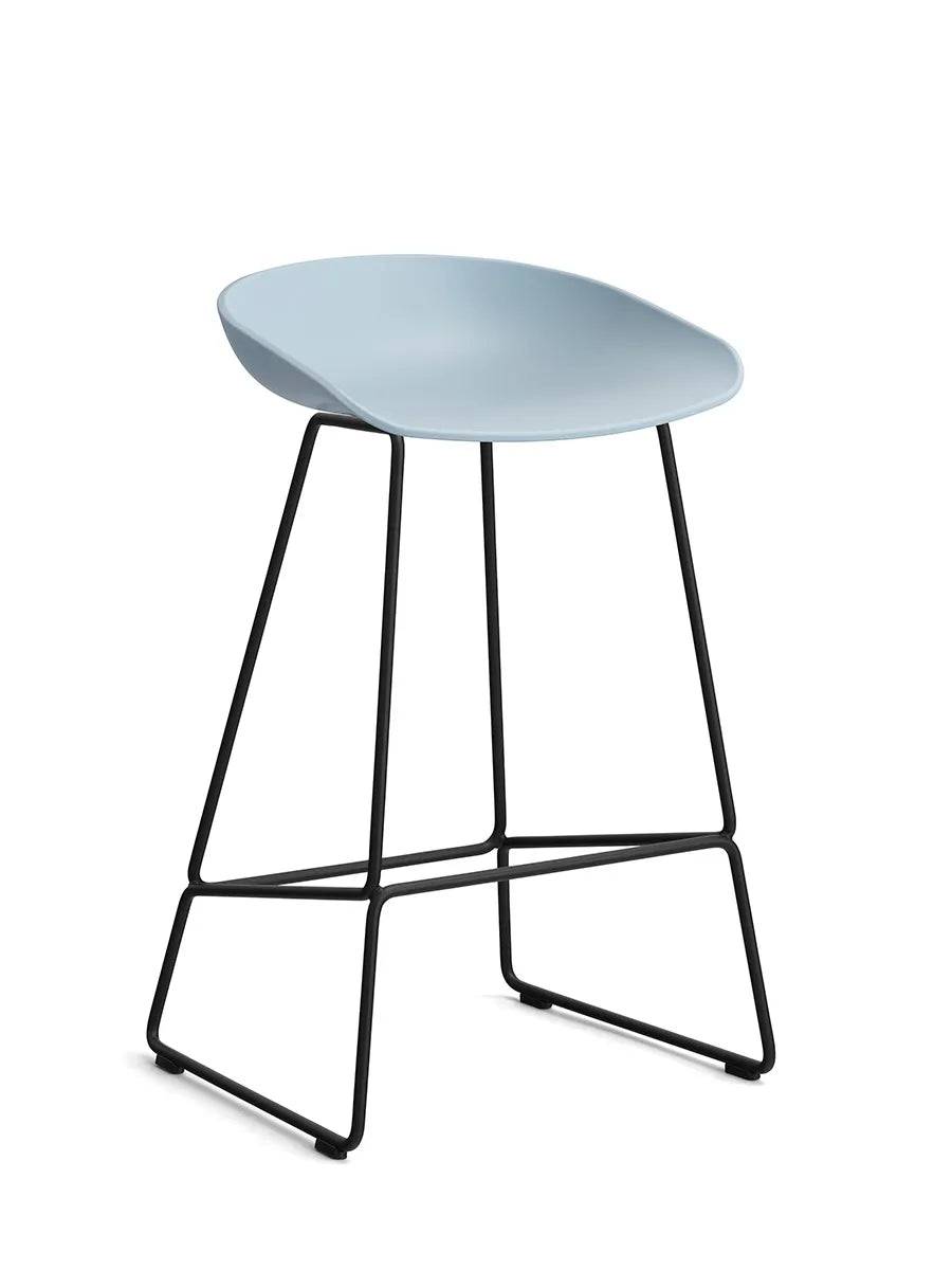 About a Stool AAS38 fra Hay Lav - B 47 x D 45 x H 65-76 cm / Slate Blue / Sort pulverlakeret stål - Jacobsen Plus
