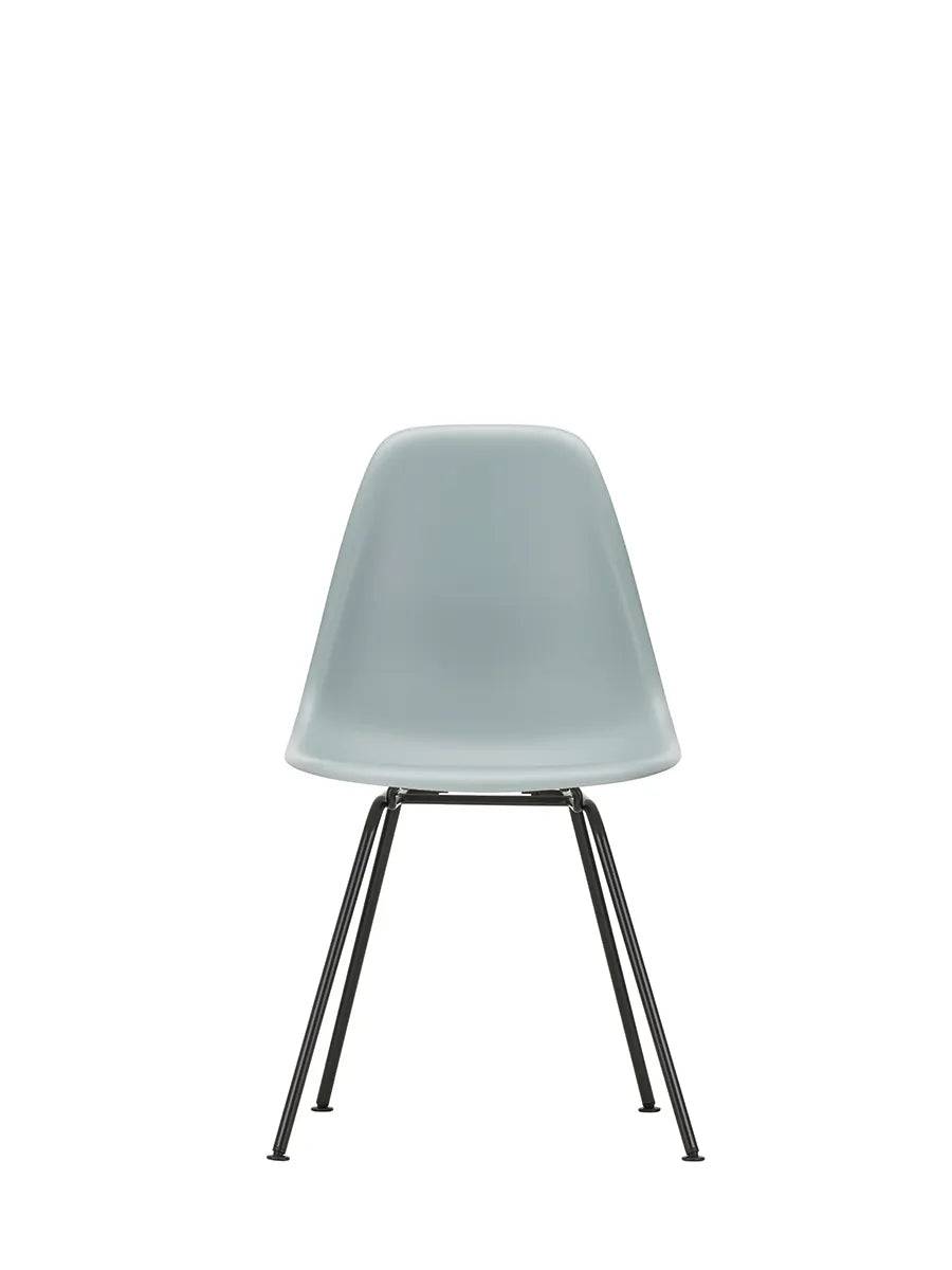 Eames Plastic Side Chair DSX, sort pulverlakeret fra Vitra Light grey - Jacobsen Plus