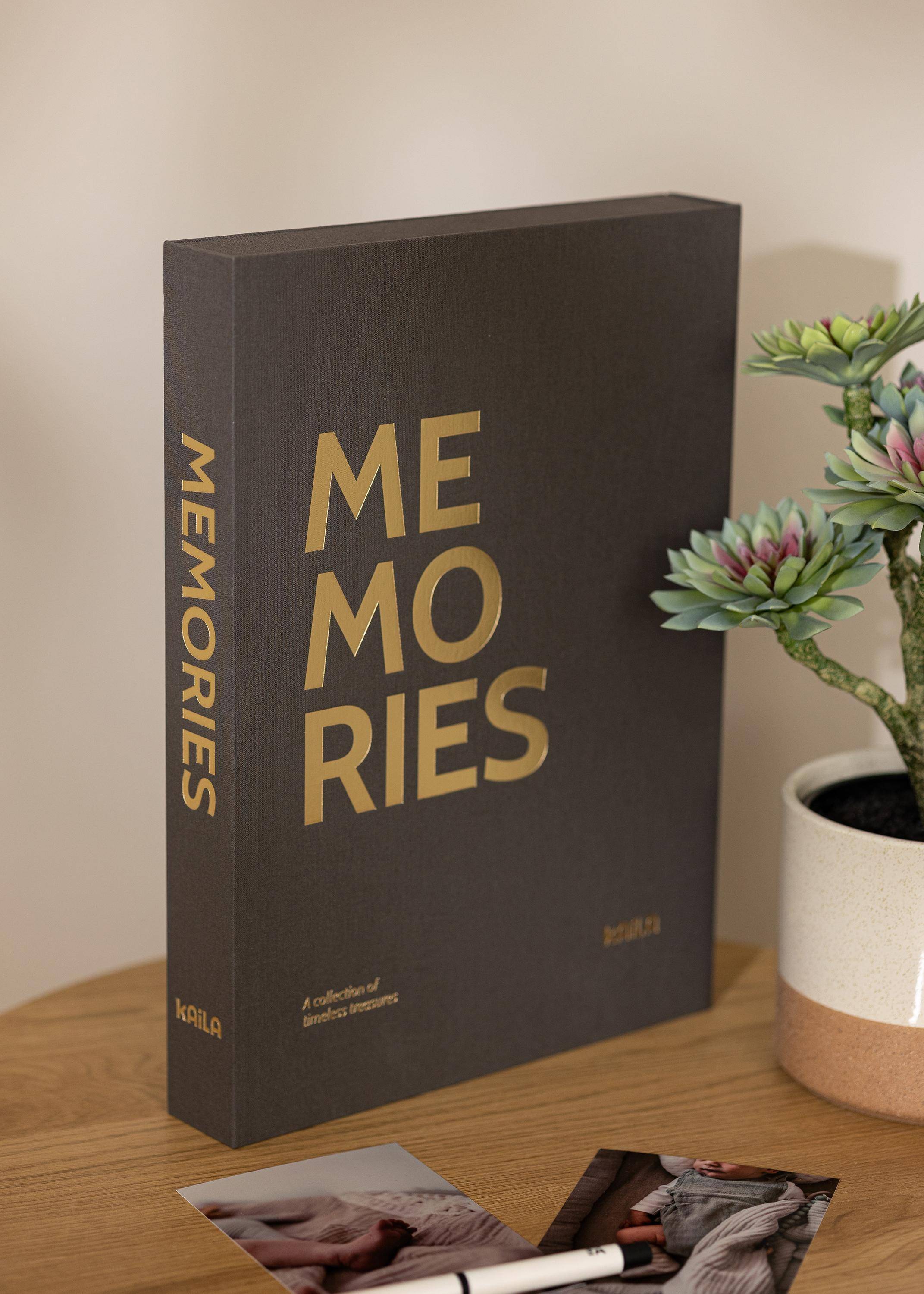 KAILA MEMORIES Black XL - Coffee Table Photo Album - 60 Bilder i 11x15 cm