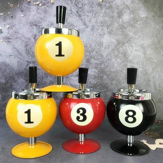 Askkopp Stor Vindtät Värmetålig Tre Bajonetter med Lock Mode Pool Biljardboll Design Ashtray Prydnad för Bar gul
