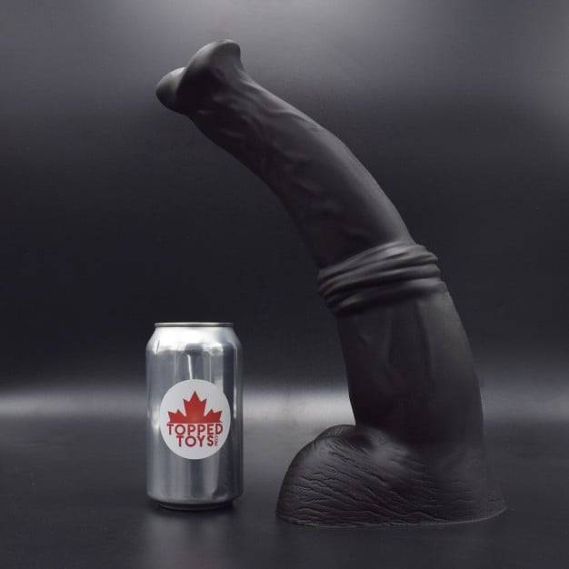 Topped Toys Pegasus 105 Obsidian, premium silicone dildo 33.7 x 8.4 cm.