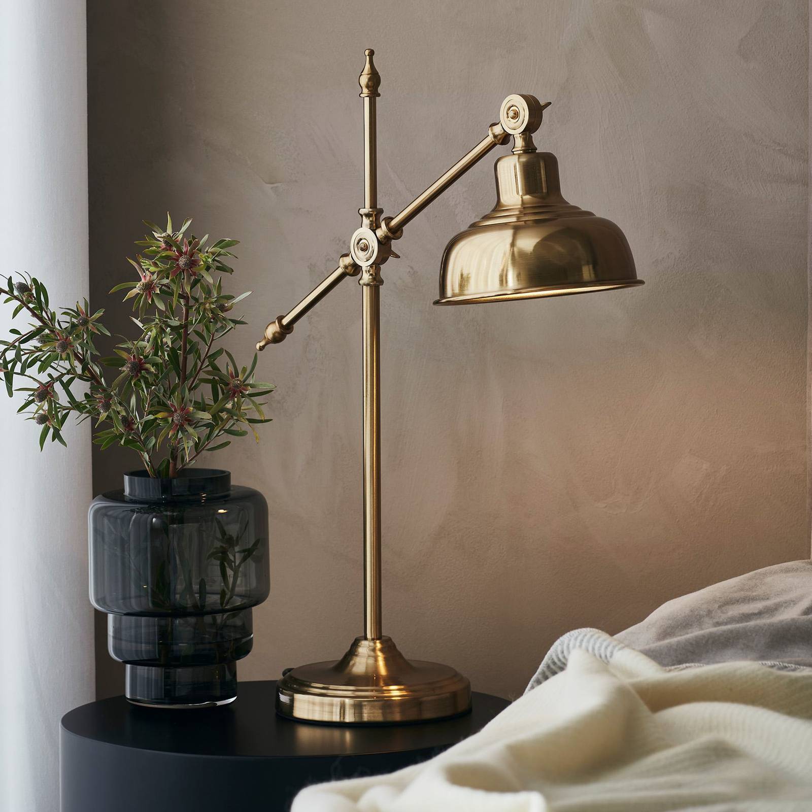Markslöjd Skrivbordslampa Grimstad, Mässing / guld, Vardagsrum / matsal, Metall, Bordslampa