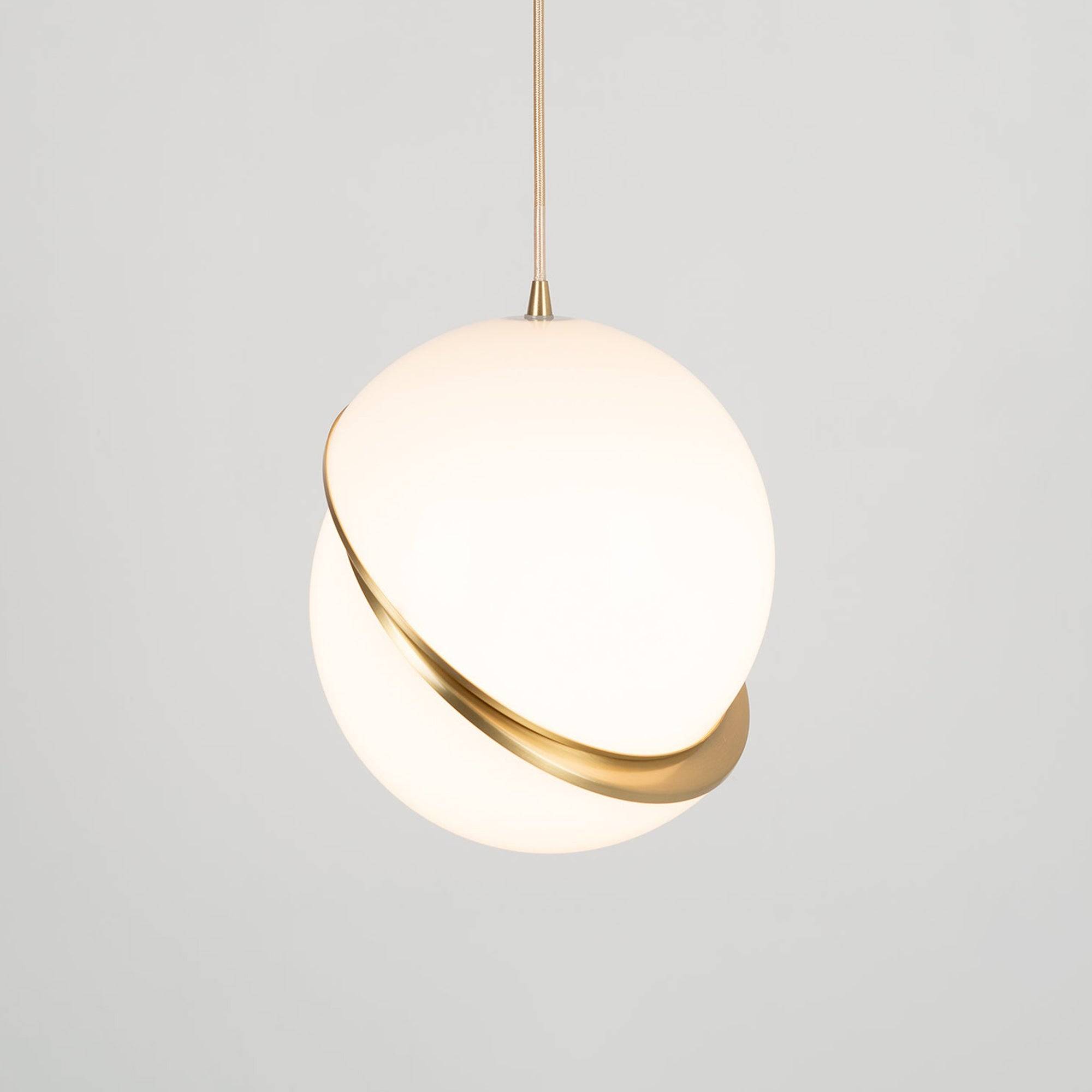 CielCourbe Lampa - Lyx Månljus Hänglampa i Akryl och Mässing - 25cm x 26cm