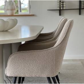 Bouclé Spisebordsstole m/armlæn i Beige - 2 STK
