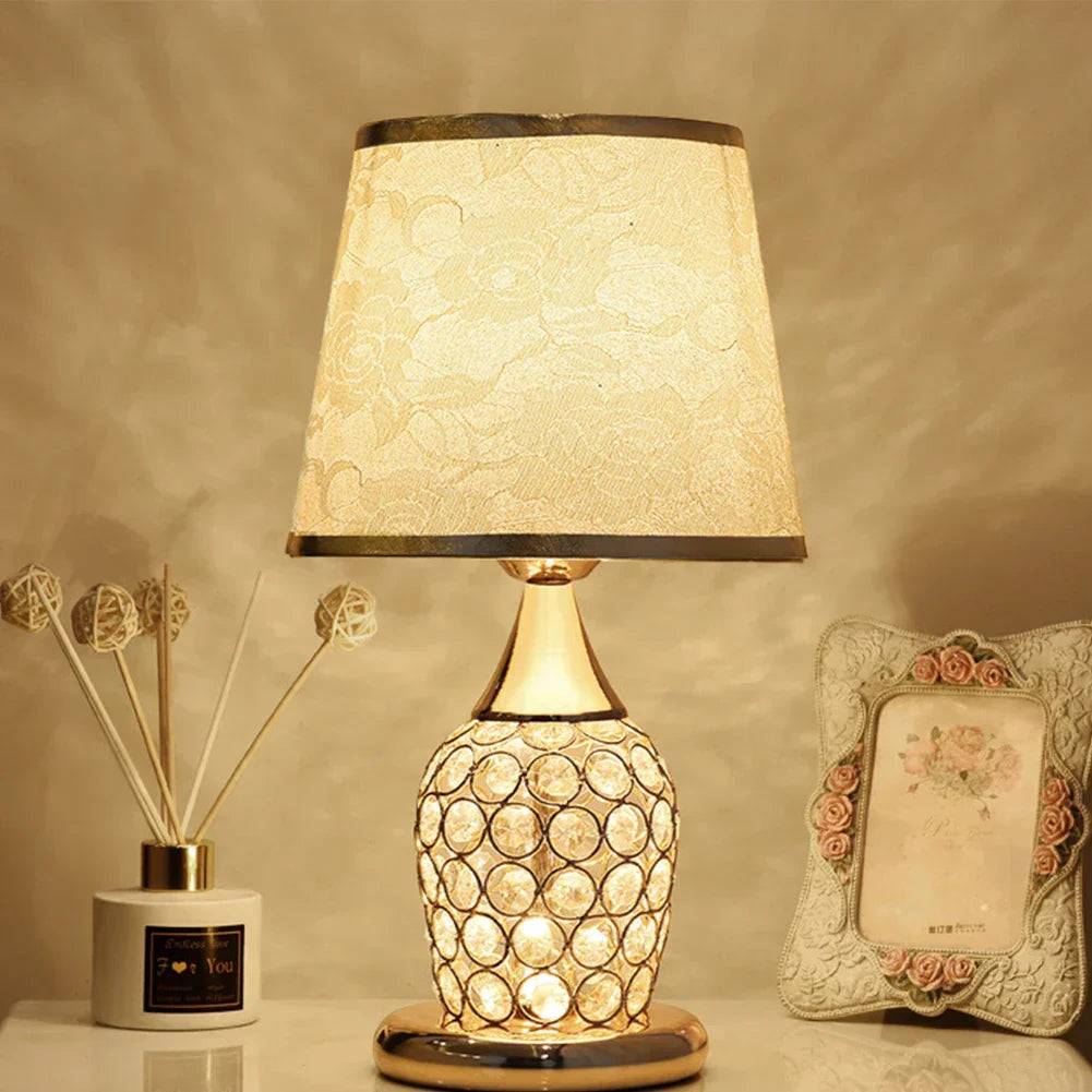 KristalGlow – Elegant Bordslampa för Romantiska Atmosfärer - A / EU-plugg