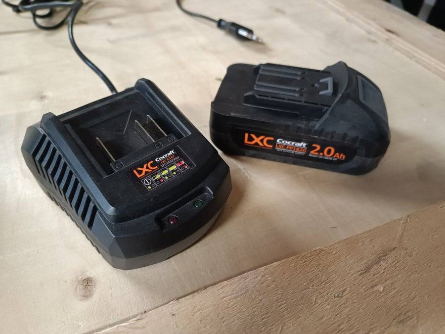 Cocraft LXC laddare och LXC 2.0Ah Batteri