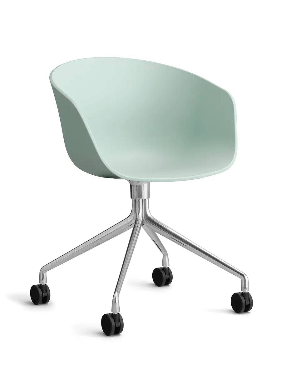 About a Chair AAC24 fra Hay Dusty Mint / Poleret aluminium - Jacobsen Plus