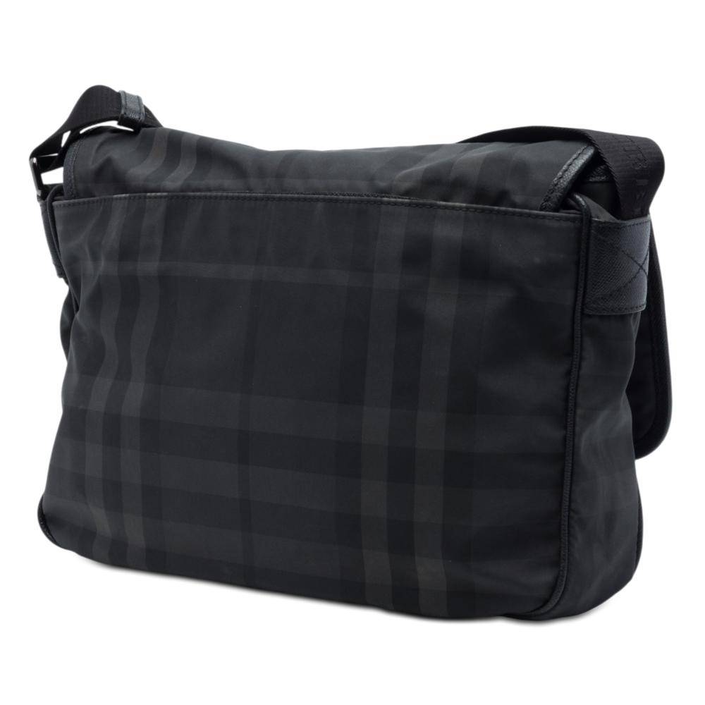 Burberry Vintage Burberry Crossbody Bag L 33cm x W 37cm x D 8cm - Crossbody Tasker hos Magasin.
