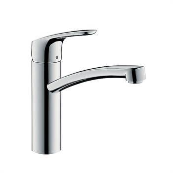 Køkkenbatteri Hansgrohe Focus E2 med svingtud i krom.