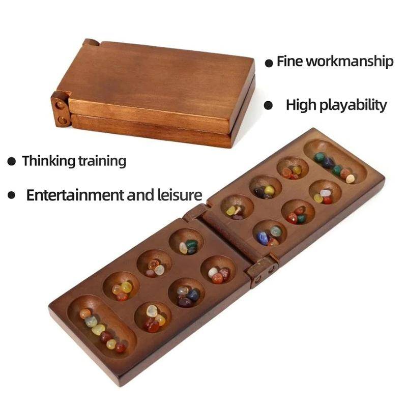 Ancient Mancala Afrikanskt Schack: Schackspelet i massivt trä är parat med utsökta stenkorn och är ett viktigt brädspel. brown