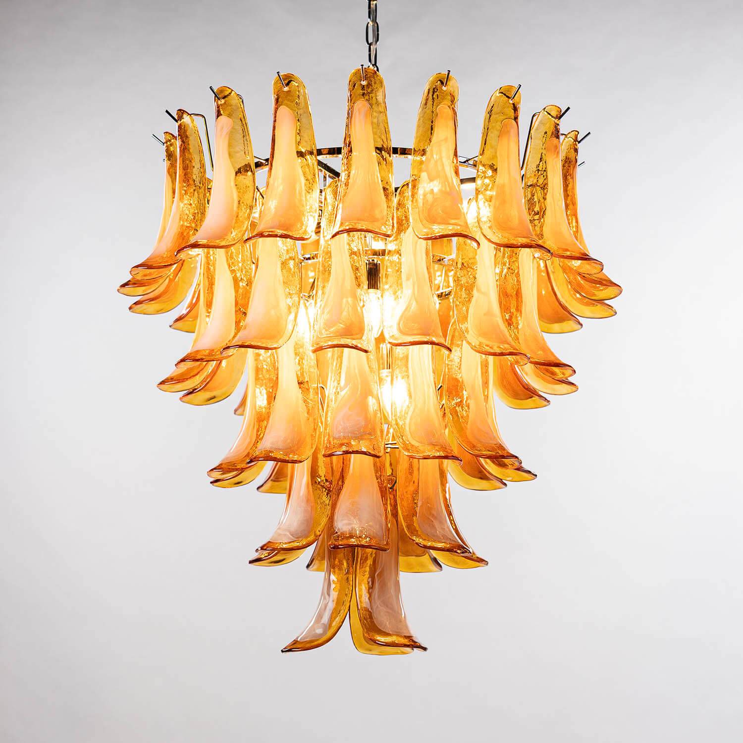 Kristallkrona Ø66xH75cm Bärnsten/Krom - Livorno | Taklampa | Kristallkrona | Vesani