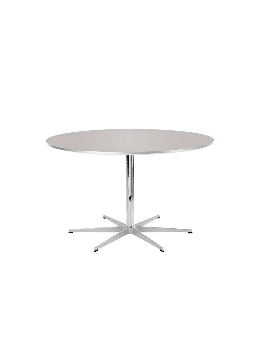 Piet Hein A825 Spisebord, Ø120 cm fra Fritz Hansen Grey Efeso m. alukant - Krom stel - Jacobsen Plus