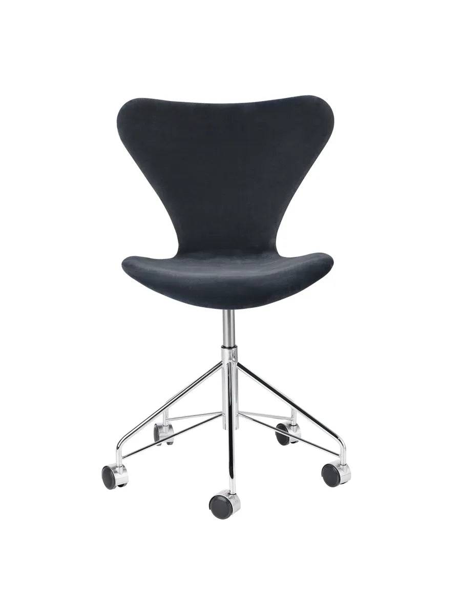 3117 Serie 7 Kontorstol af Arne Jacobsen Fuldpolstret / Belfast (velour) / Grey blue - Jacobsen Plus