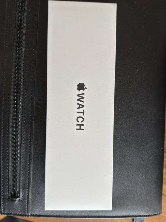 Apple Watch SE 3 Starlight