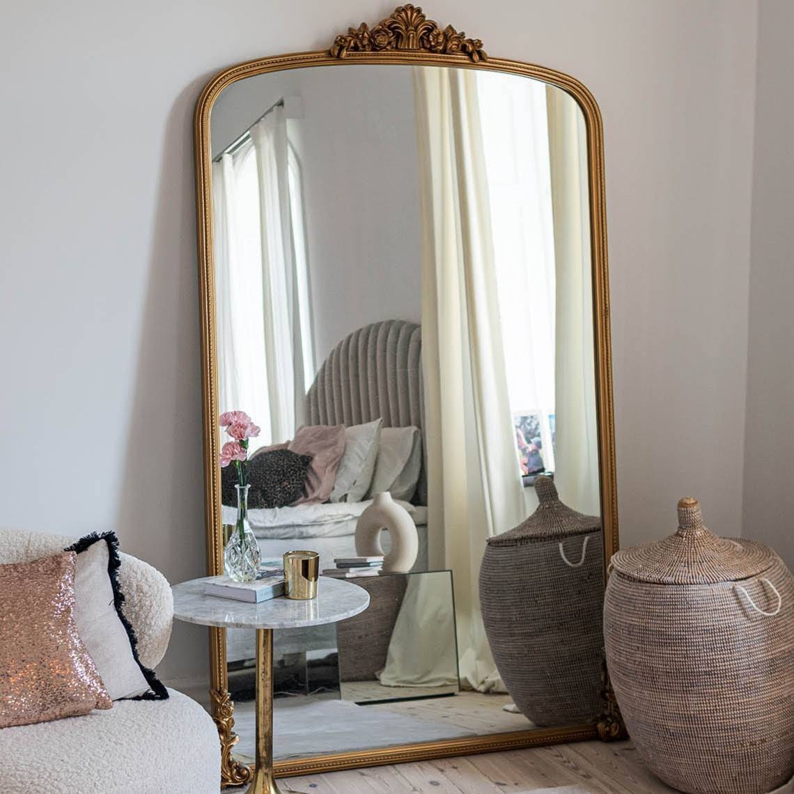 Helkroppsspegel 100x180cm Valvformad Guld Mary | Helkroppsspegel | Vesani