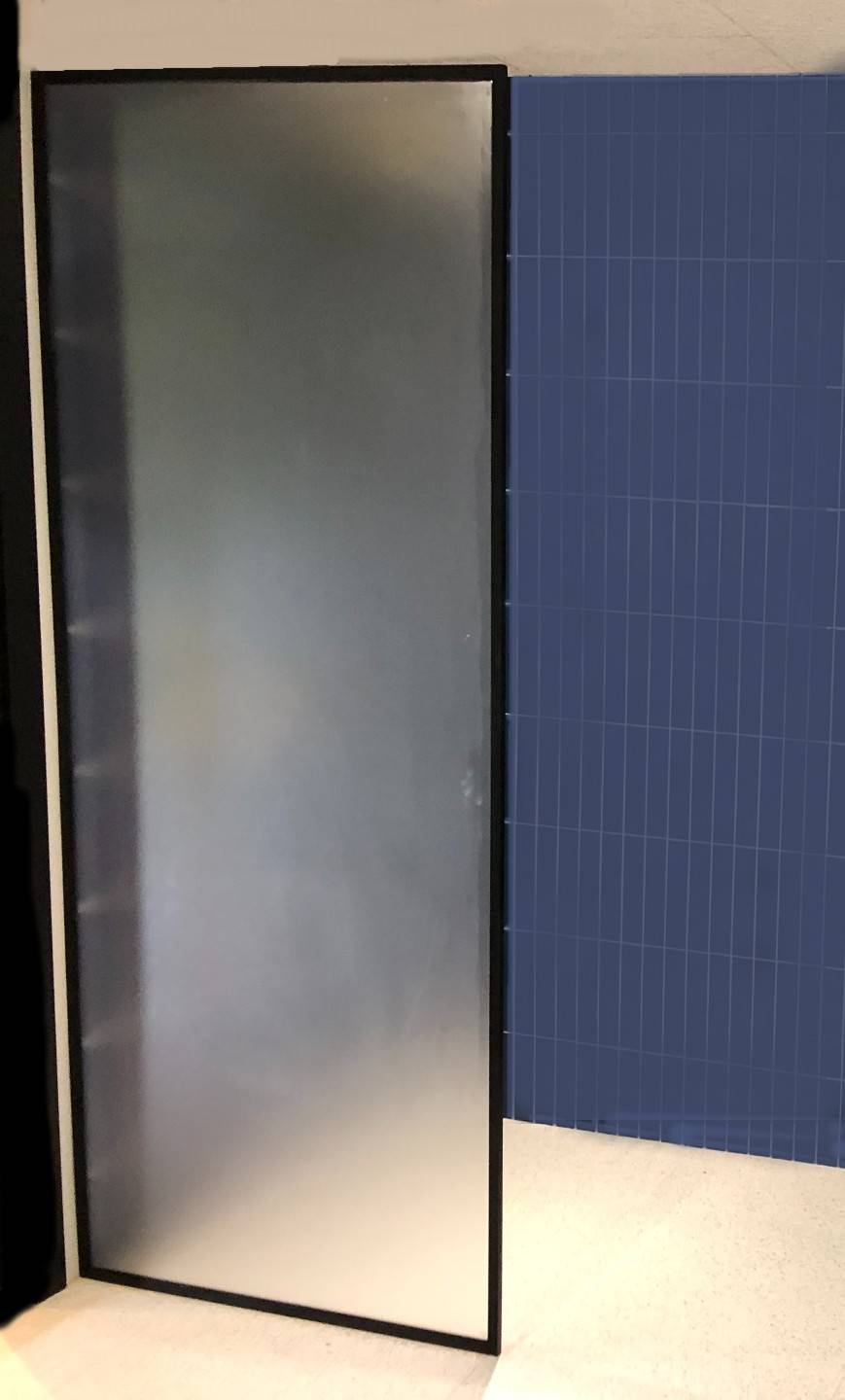 Balneo Indrammet brusevæg - Frostet glas - 3 størrelser / 4 profilfarver 90 cm Krom