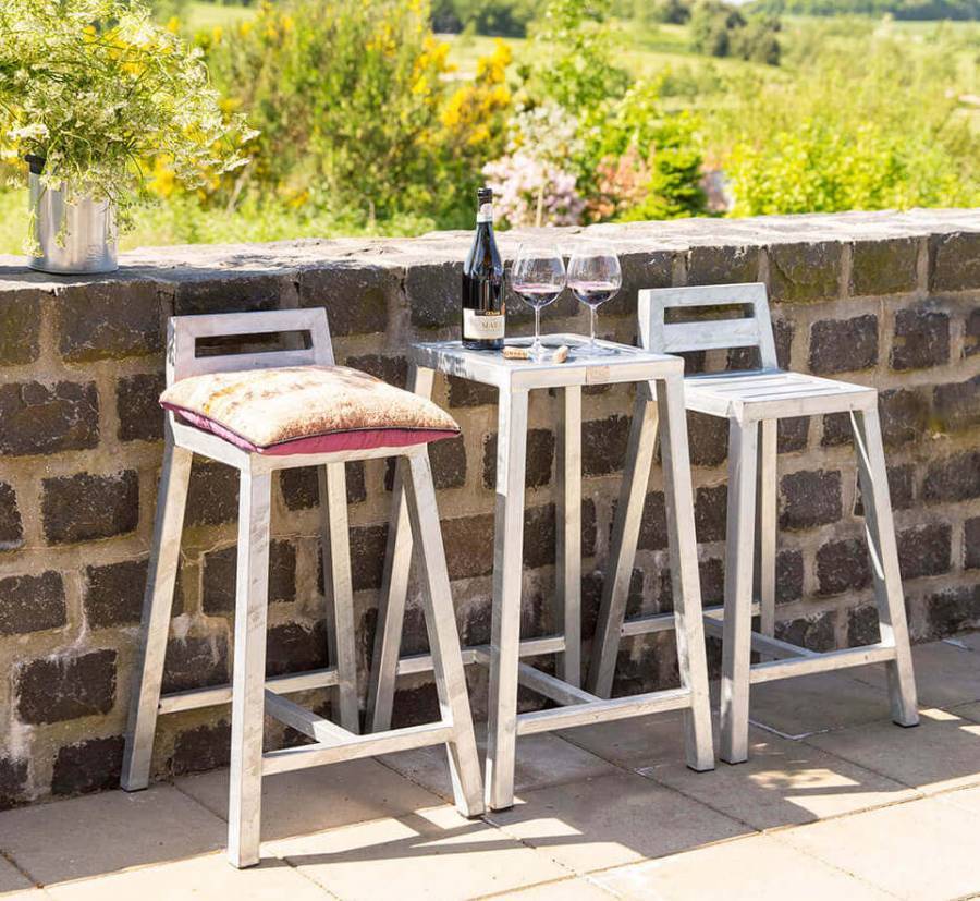 Galvaniseret cafebord med 2stk galvaniserede barstole / Cafesæt.