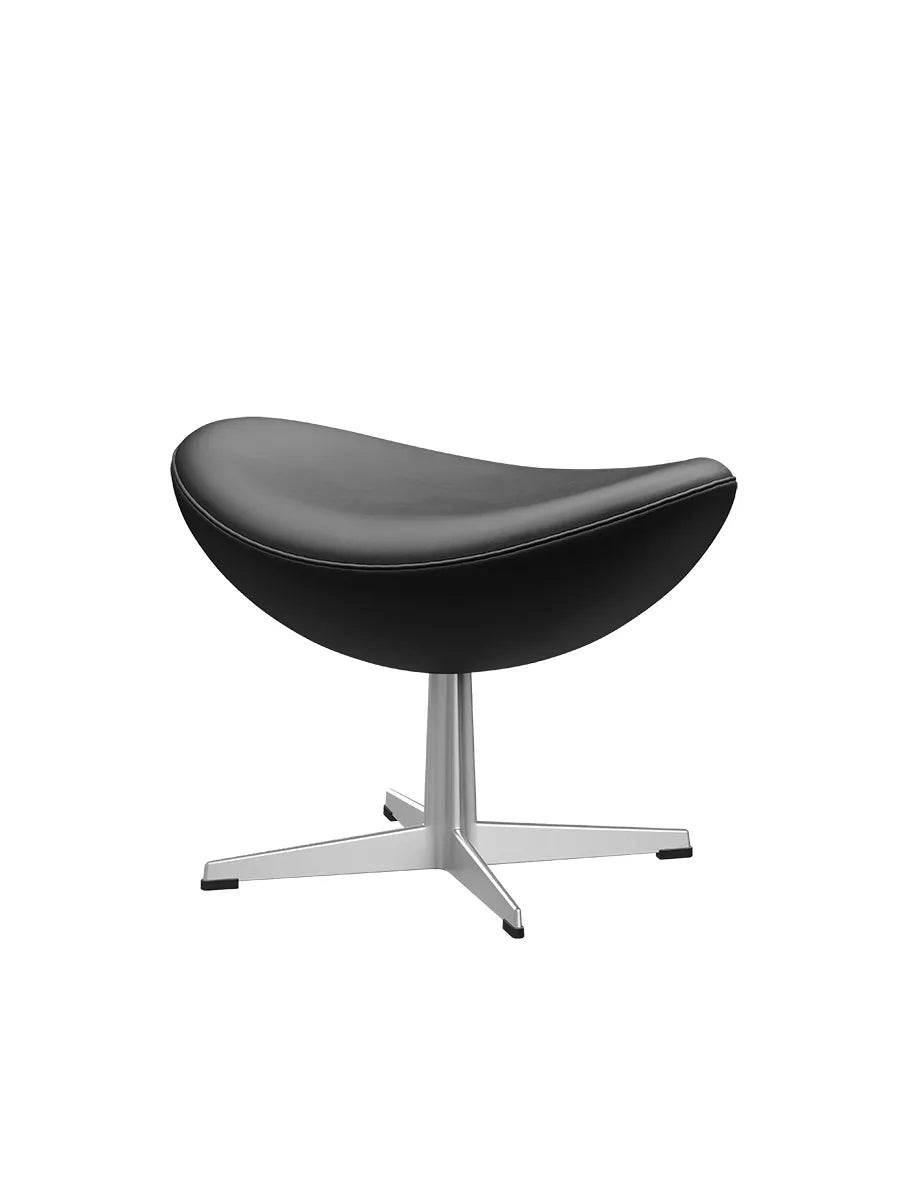 3127 Fodskammel til Ægget af Arne Jacobsen læder Essential / Sort - Jacobsen Plus