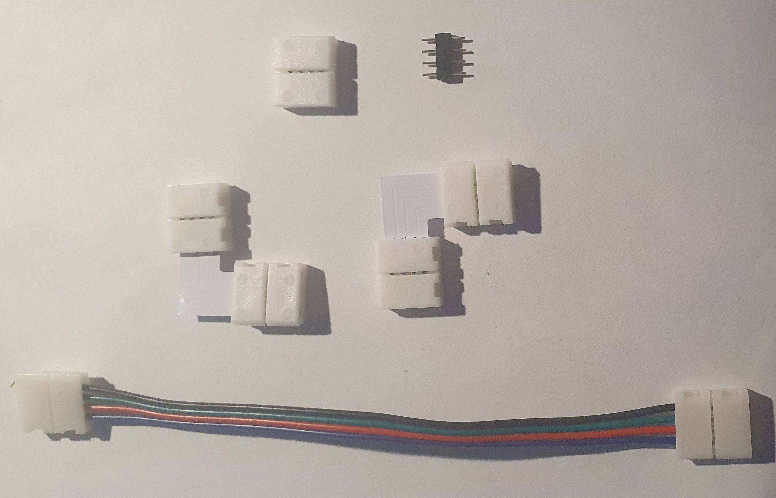 Samlinger til LED-lyskæder L Shape 4-benet LED-stik venstrevinklet hjørnestik til 5050/3528 RGB Strip-lys (10 mm)