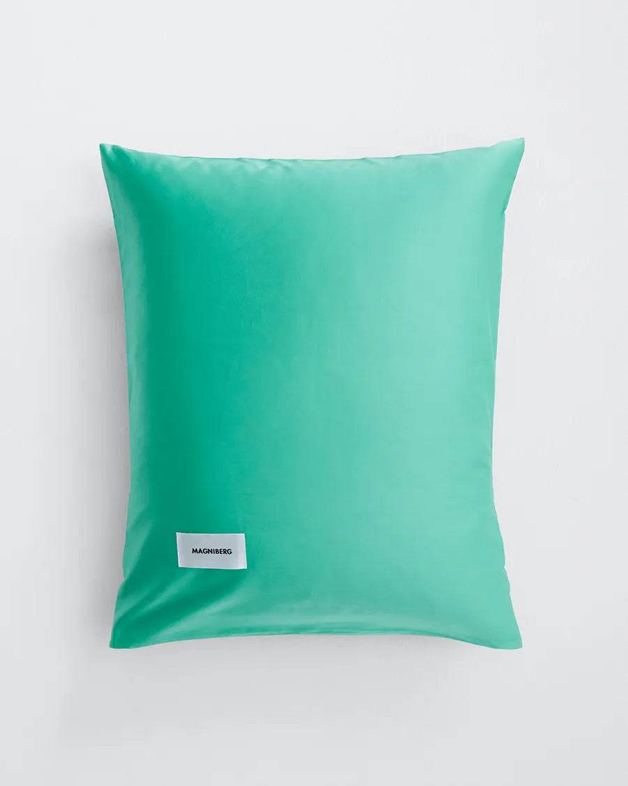 Pure Sateen Pillow Cover 63x60 cm fra Magniberg Fresh Green - Jacobsen Plus