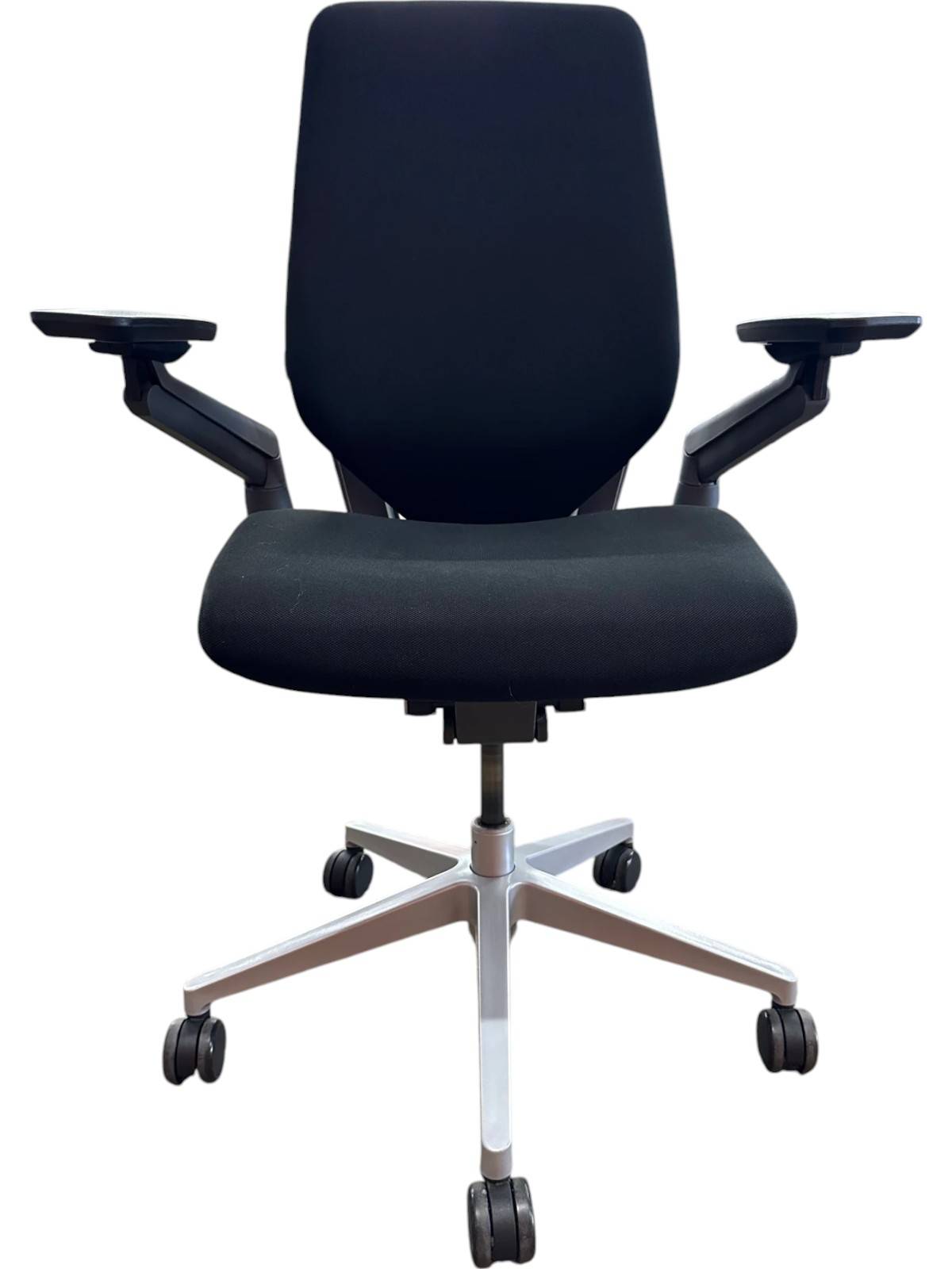 Refurbished - Steelcase Gesture Black office chair - 60-month warranty - 90 days reflection time
