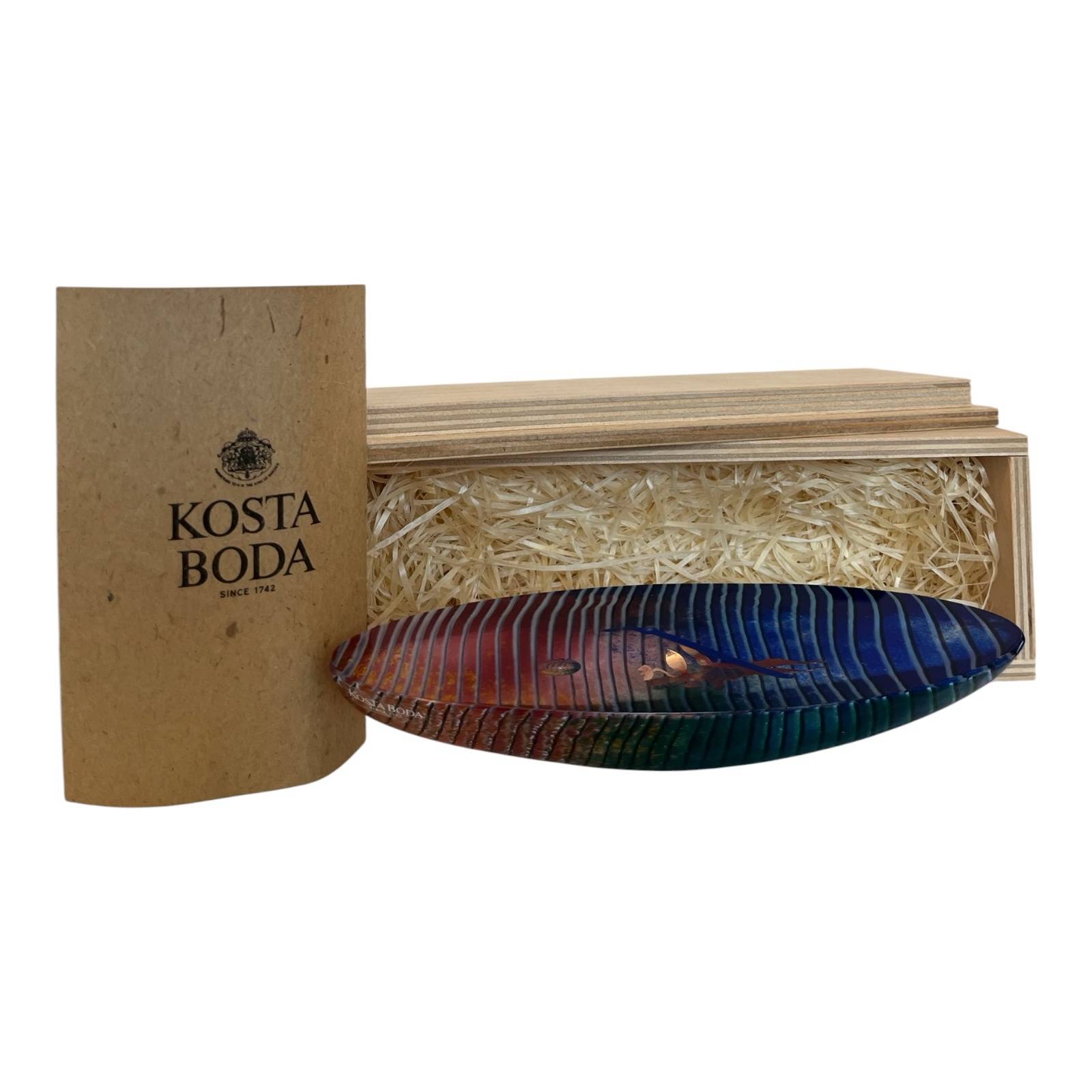 Kosta Boda - Boat - Konstglas Båt med trälåda Design Bertil Vallien