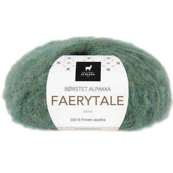 Du Store Alpakka Faerytale 704 Denimblå Materiale farve 701-813 og 819-820: 100% alpaca Materiale tweedfarver 814-818: 85 % alpaca, 15 % donegal Vægt/længde: 50 g = ca. 175 meter Anbefalede pinde: 4.50 mm Strikkefasthed: 10 cm = 18 m Vask: Uldprogram, max 30°C / Brug vaskemiddel til uld/silke / Brug ikke skyllemiddel / Tørres fladt..