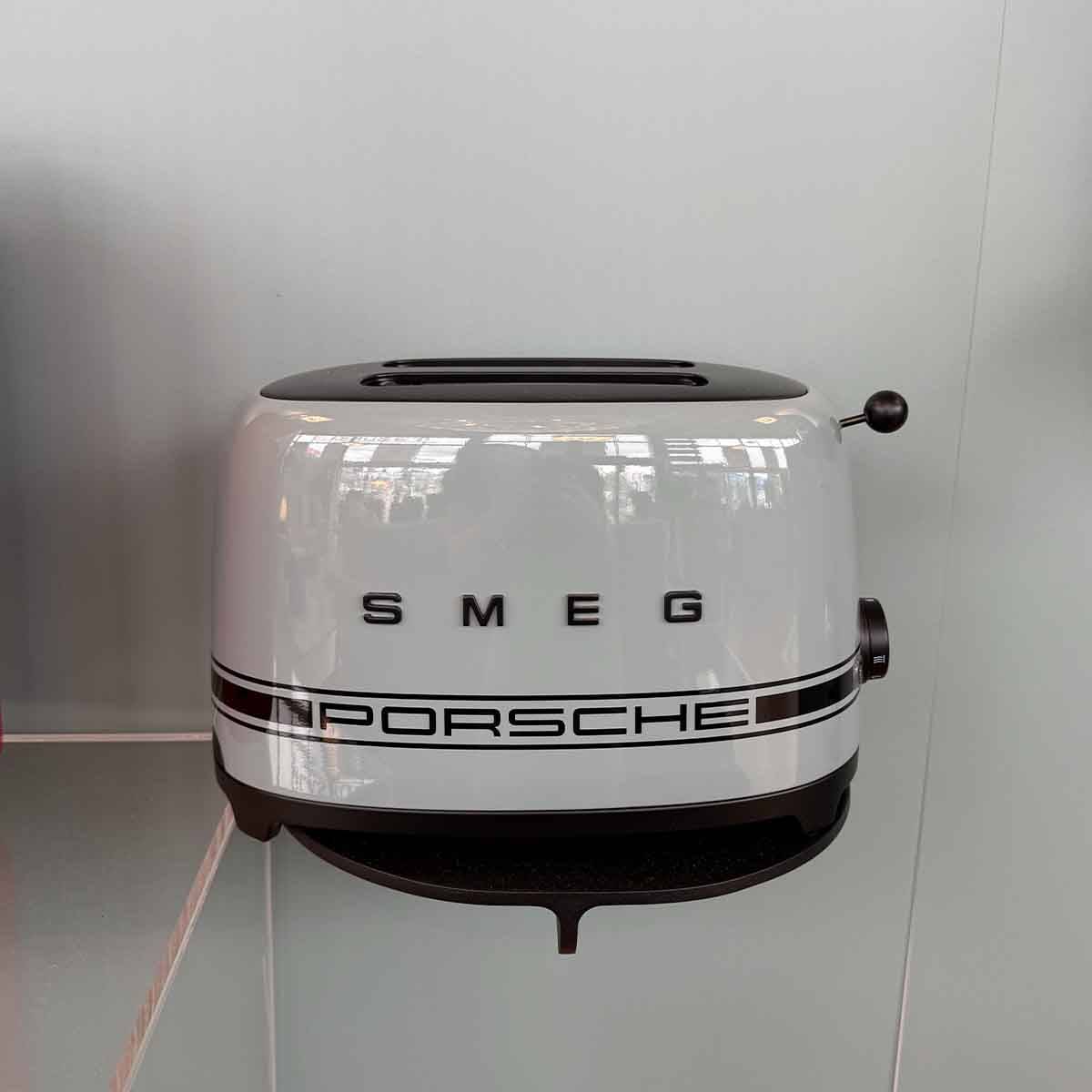 Smeg | Porsche x SMEG Brödrost Shade Green | Demo