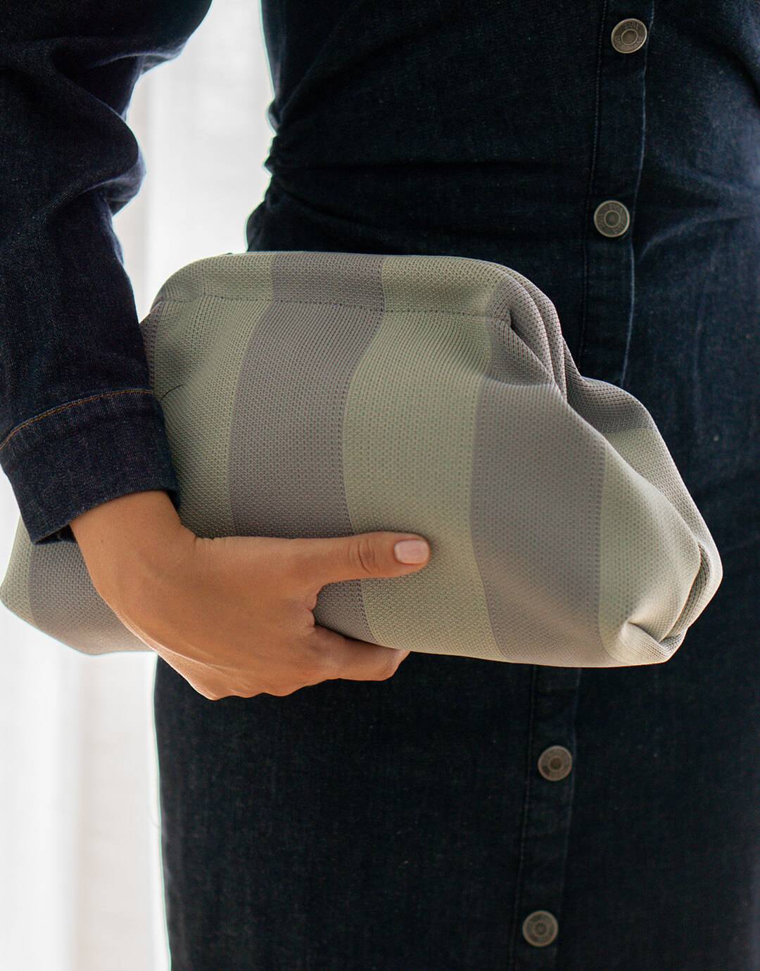 Luna clutch - Blå/grøn stribet