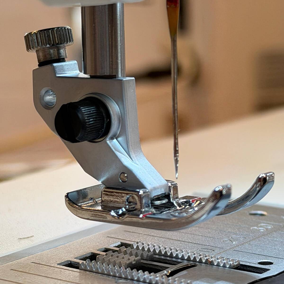 Pressarfotsfäste metall Husqvarna Viking grupp 5-9