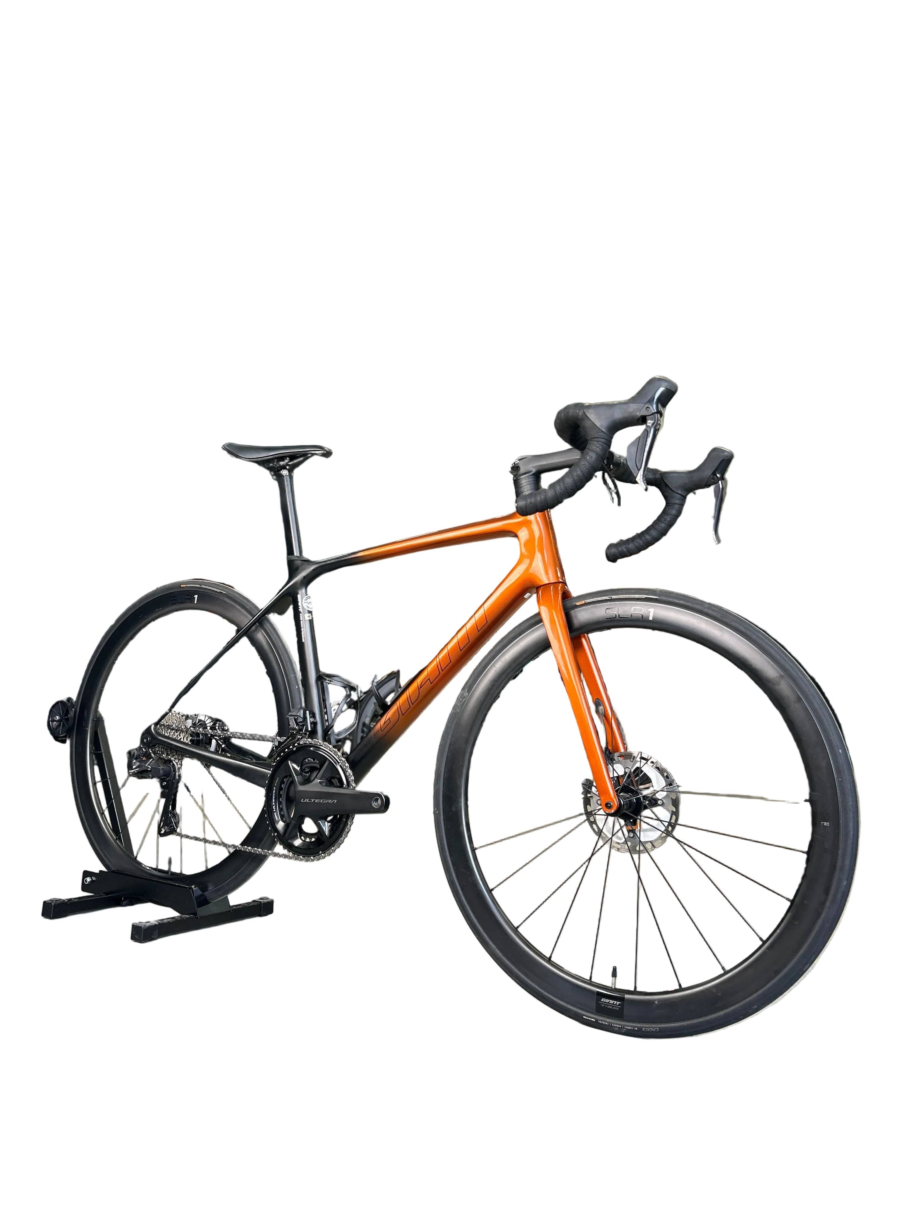 Giant TCR Advanced Pro Disc 0 2023 - Shimano Ultegra Di2 2x12sp - Giant SLR 2 36 Carbon