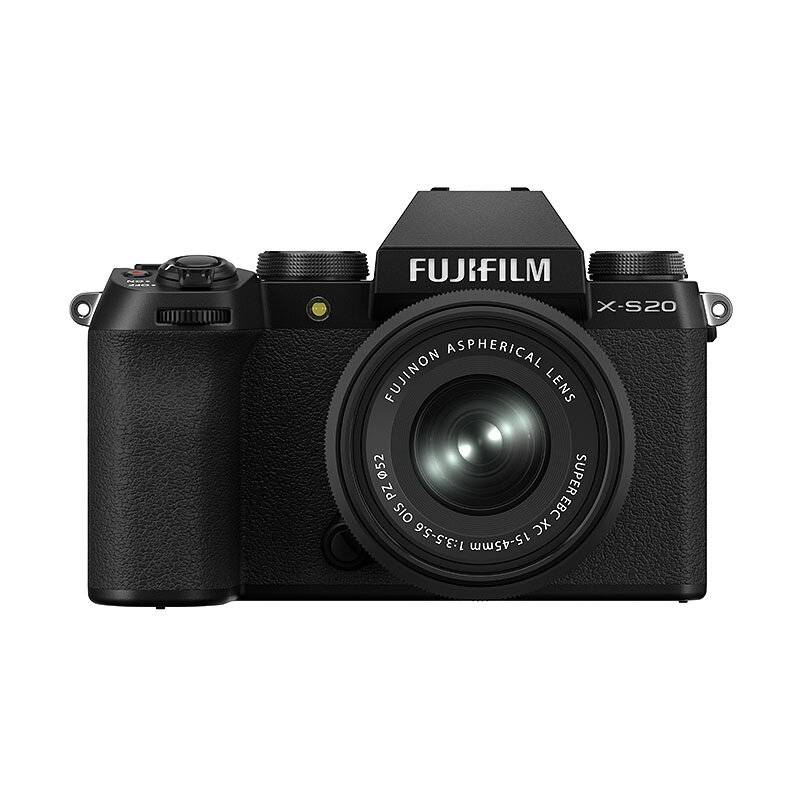 Fujifilm X-S20 + 15-45/3,5-5,6
