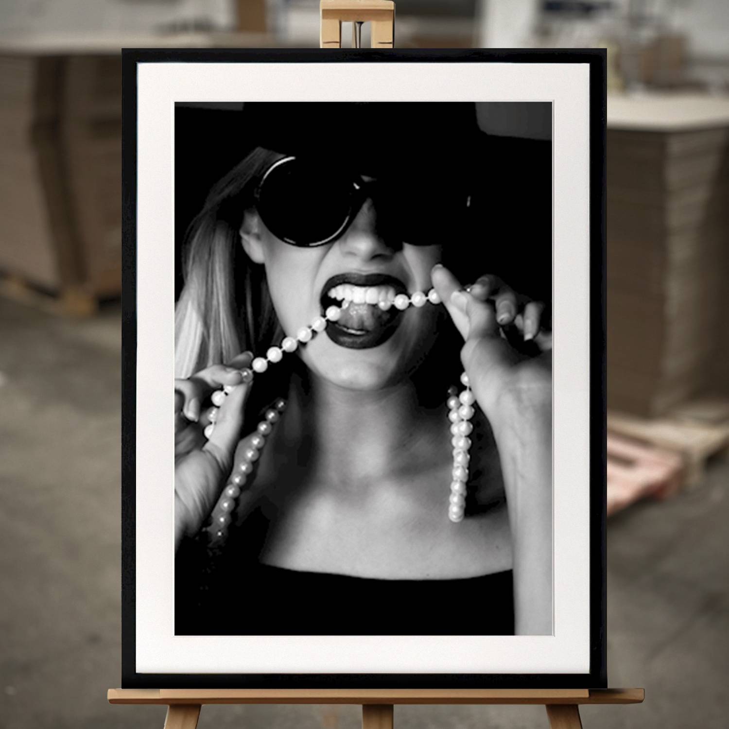 Inramad Tavla "Umbra No 2" - Fine Art Print i 50x70 cm