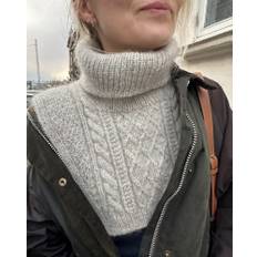 ”MOBY NECK” stickad i en tråd Tynn Peer Gynt och en tråd Tynn Silk Mohair