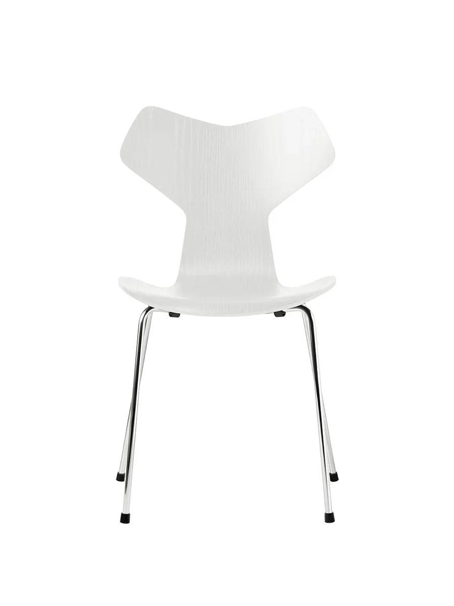 3130 Grand Prix stol i farvet ask af Arne Jacobsen Hvid / Krom - Jacobsen Plus
