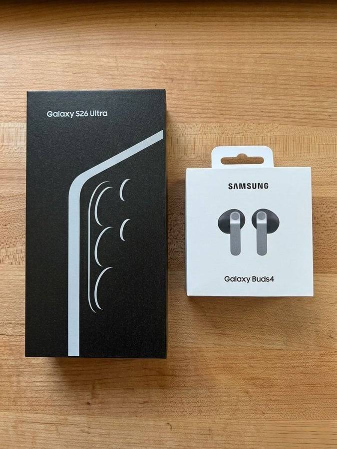 Samsung Galaxy S26 Ultra (Silver, 512GB) + Galaxy Buds 4 - Oöppnad