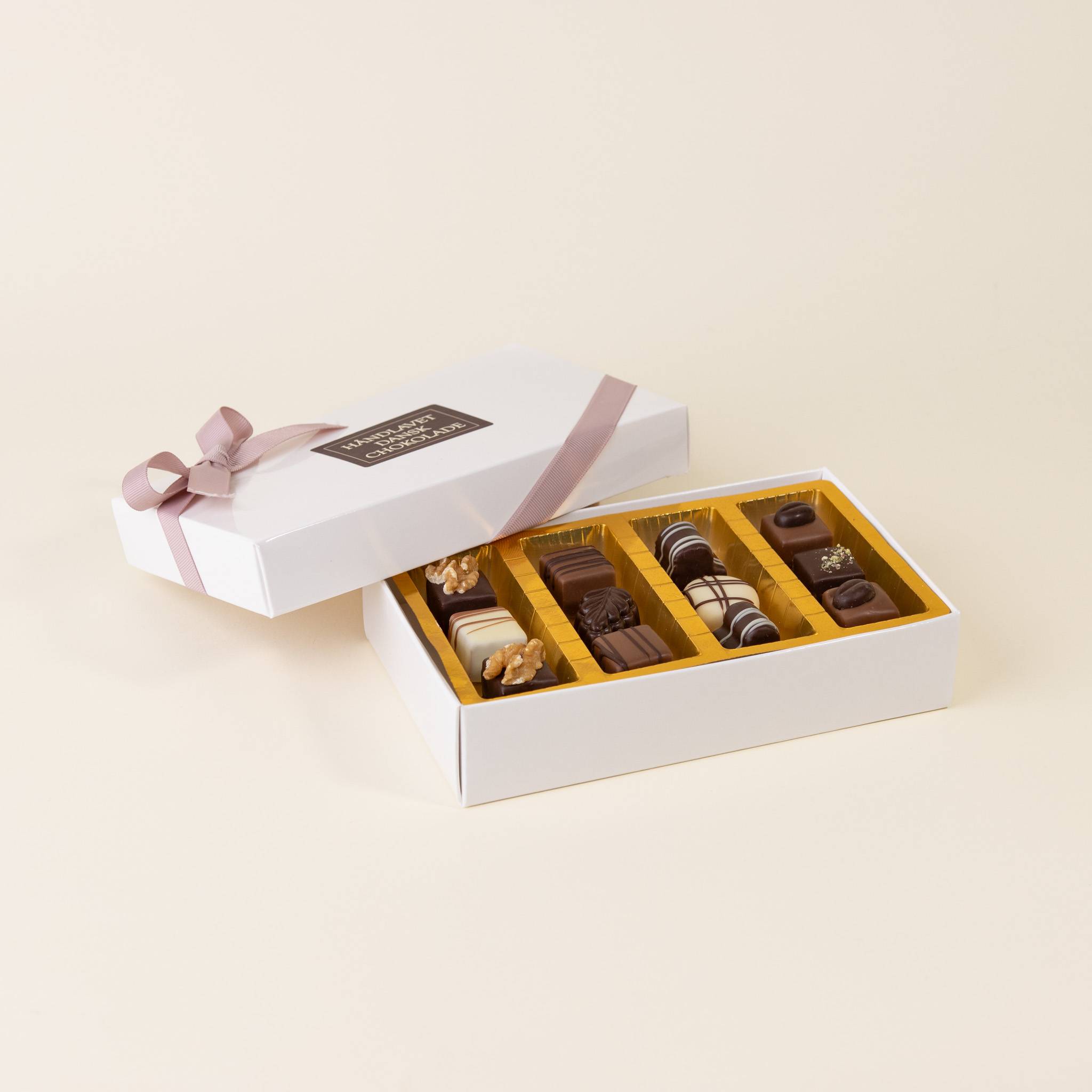 KARDINAL CHOKOLADE - MELLEM GAVEÆSKE DESSERTCHOKOLADER - ca. 150 G.