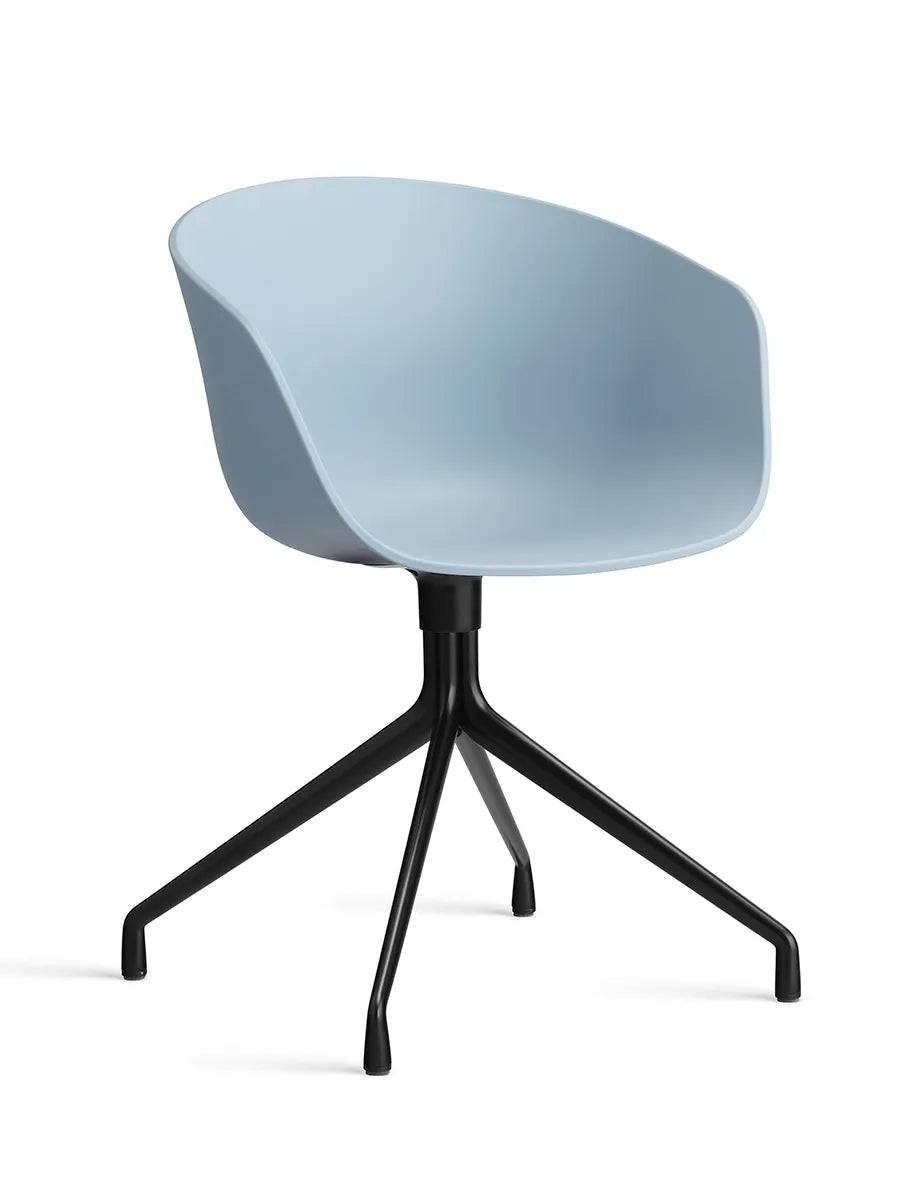 About a Chair AAC20 fra Hay Slate Blue / Sort pulverlakeret aluminum - Jacobsen Plus