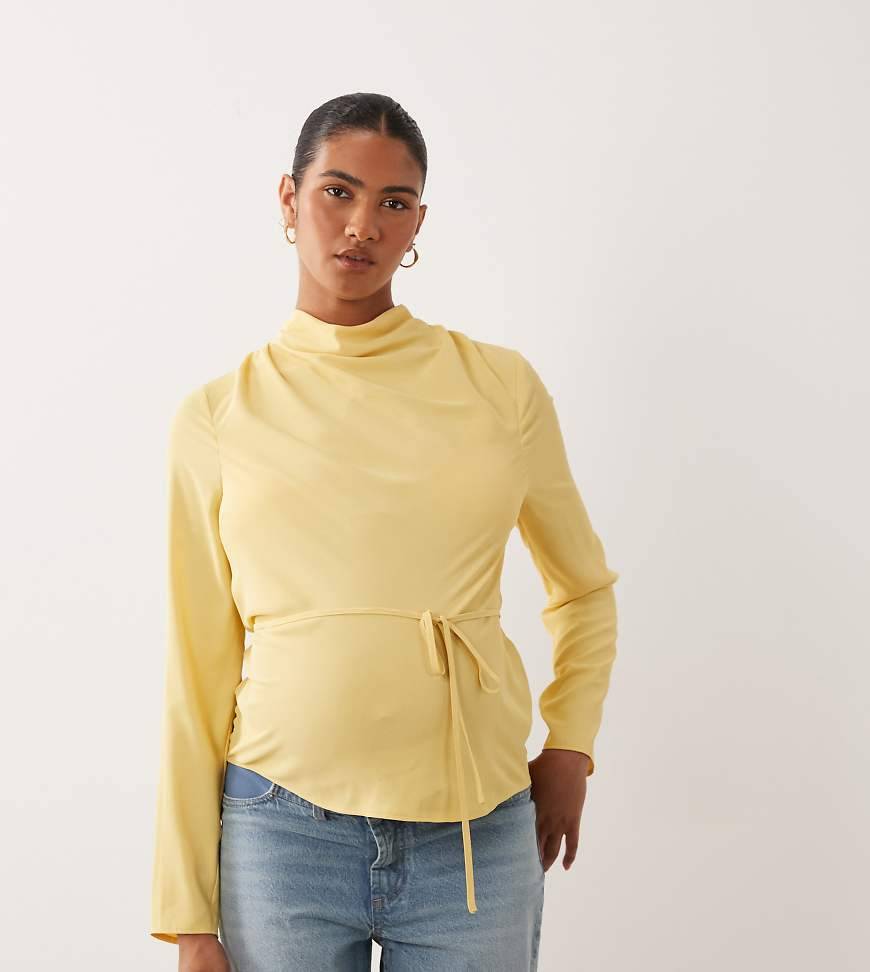 ASOS DESIGN Maternity blus med draperad ringning och knytband i midjan i buttermilk-Gul