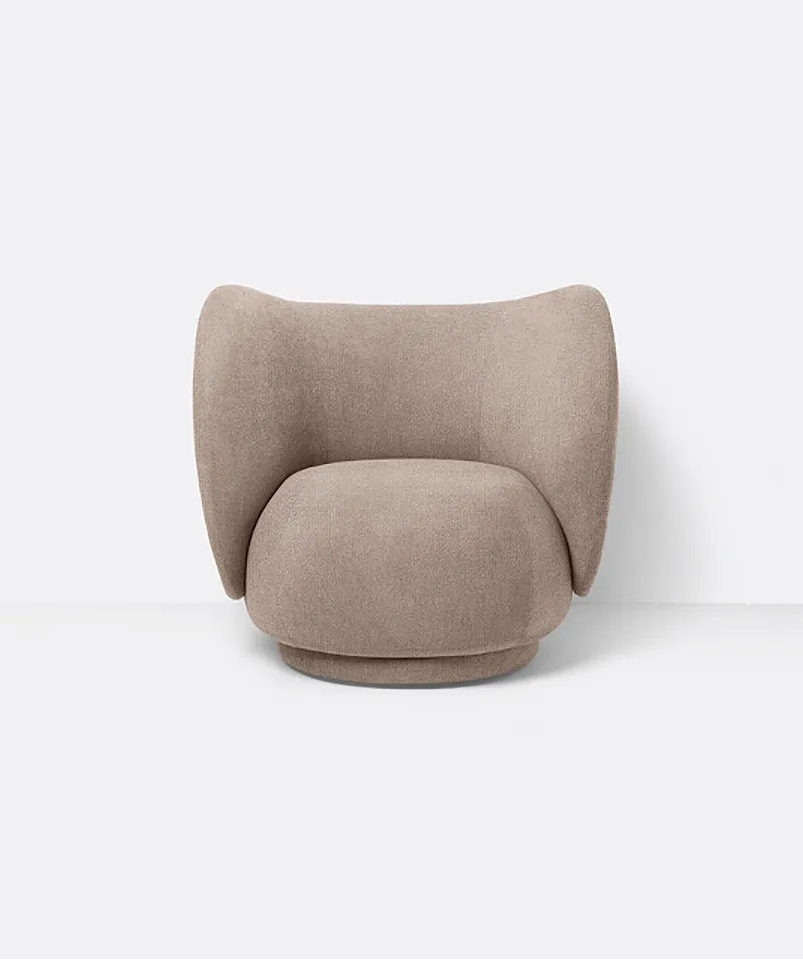 Rico Lounge Chair, bouclé i sand fra Ferm Living - Jacobsen Plus
