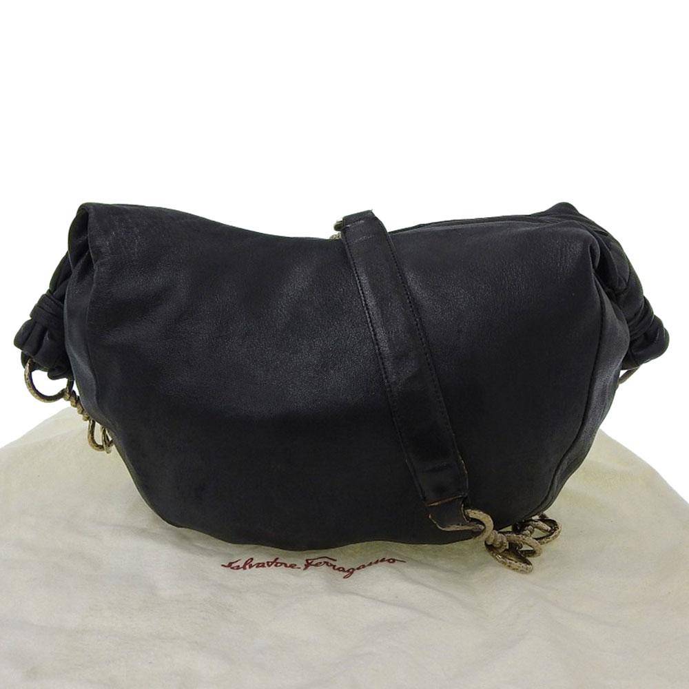 Salvatore Ferragamo Vintage Salvatore Ferragamo Shoulder Bag W 7.5cm x L 49cm x D 20cm - Skuldertasker hos Magasin.