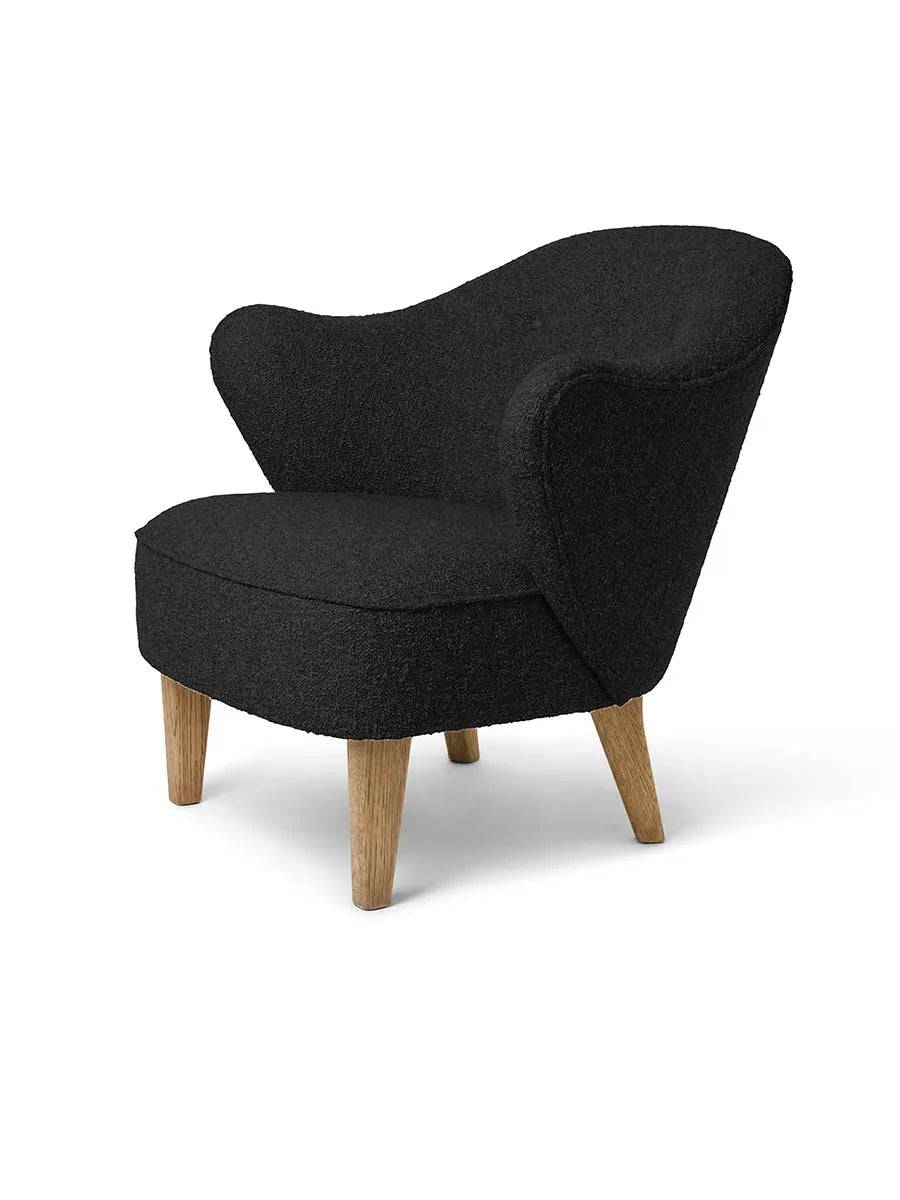 Ingeborg Lænestol fra Audo Copenhagen Stof / Hallingdal 65, 180 / Eg - Jacobsen Plus