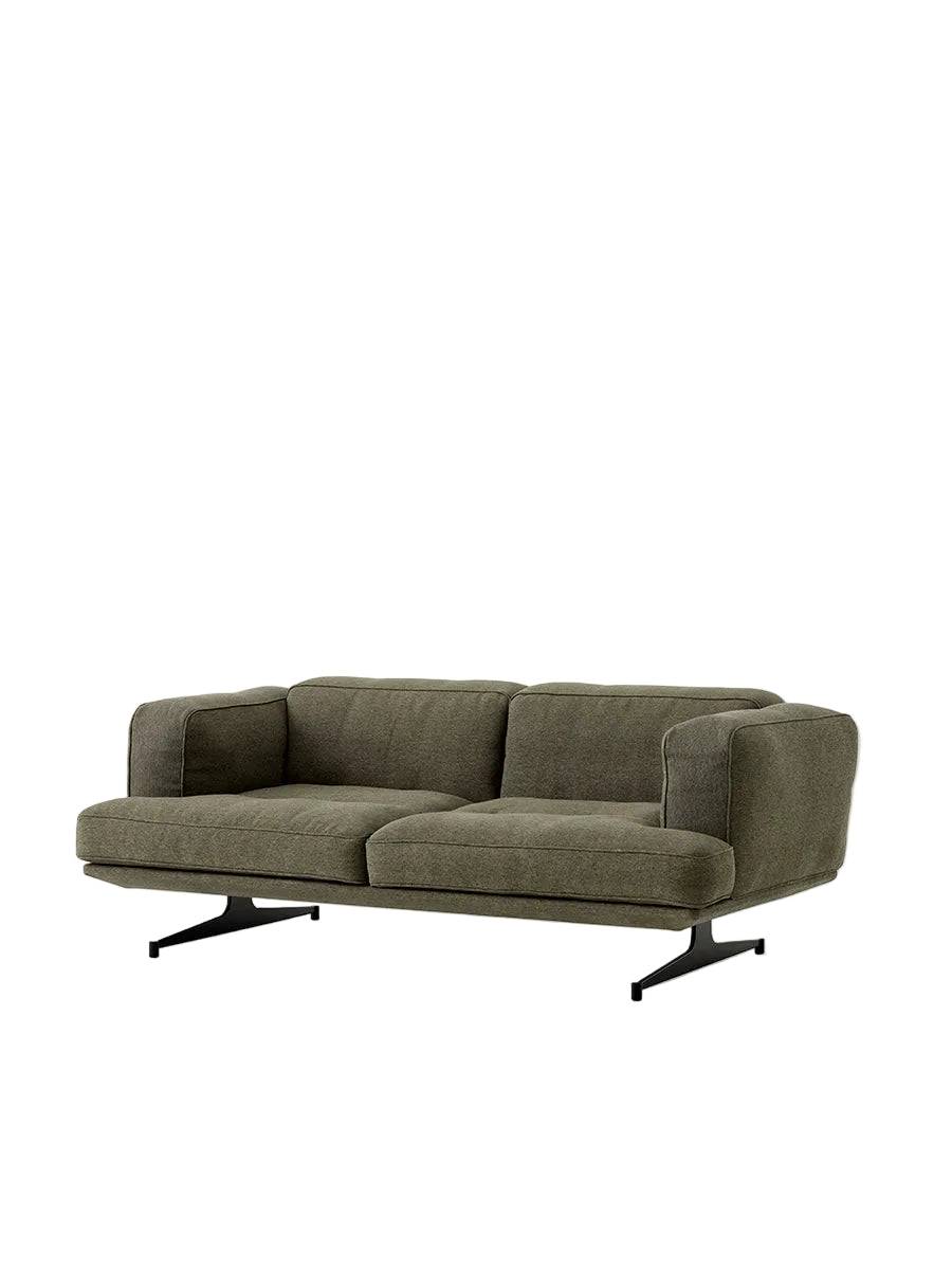 Inland AV22 sofa fra &Tradition Clay 0014 - sort stel - Jacobsen Plus