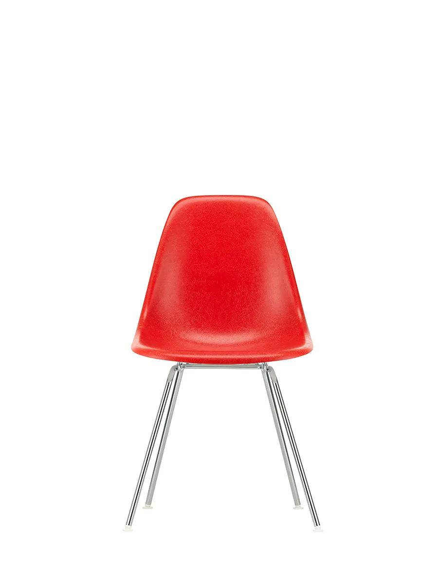 Eames Fiberglass Chair DSX, krom fra Vitra Eames Red - Jacobsen Plus