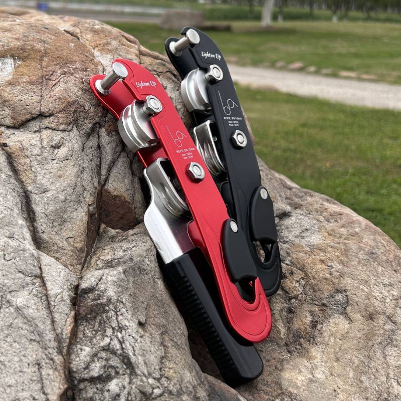 150kg Bearing Self-Braking Carabiner Climbing Descender Rope Clamp Grab Climbing Equipment for Outdoor Sports And Fitness