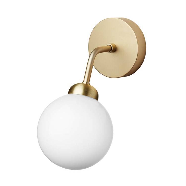 Nuura Apiales Væglampe Brushed Brass/Opal White