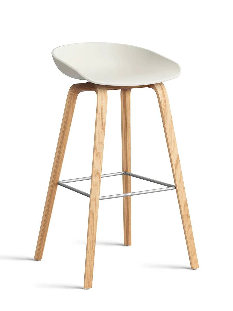 About a Stool AAS32 fra Hay Høj - B 50 x D 46 x H 74-85 cm / Melange Cream / Lakeret eg - Jacobsen Plus